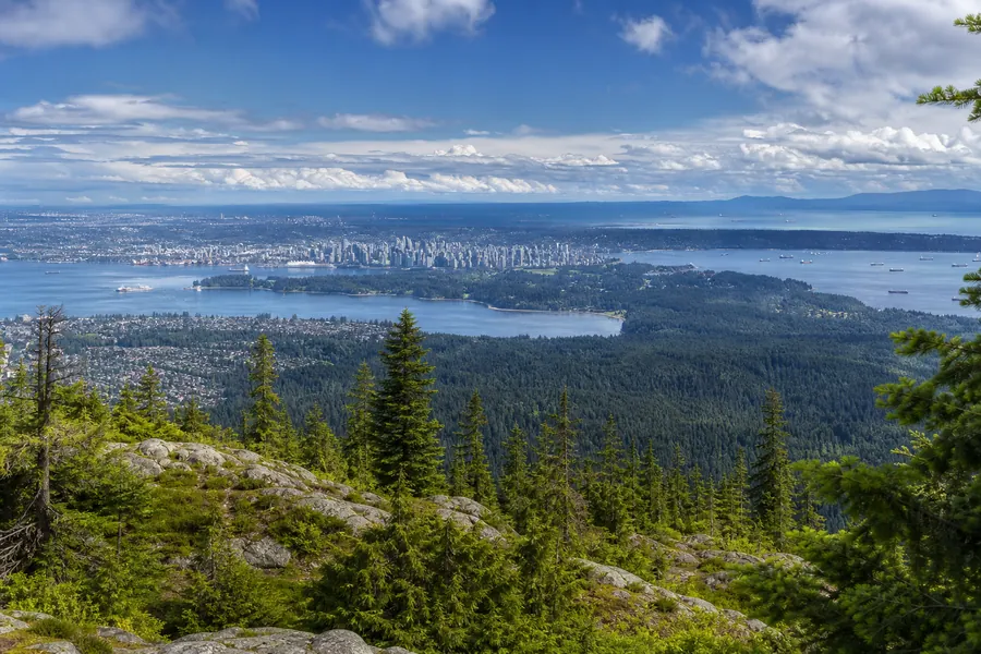 Vue panoramique dégagée depuis Grouse Mountain