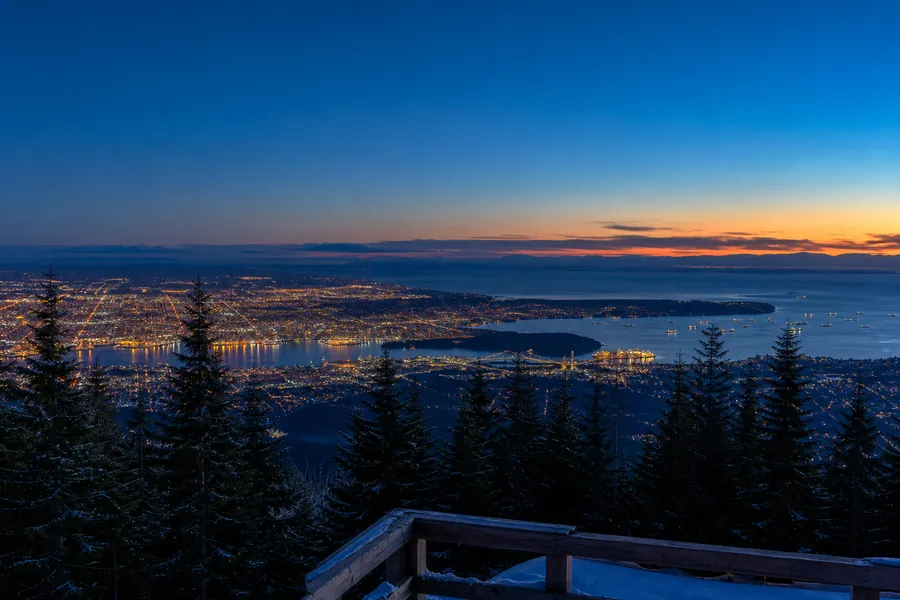 Lumière du soir sur Grouse Mountain